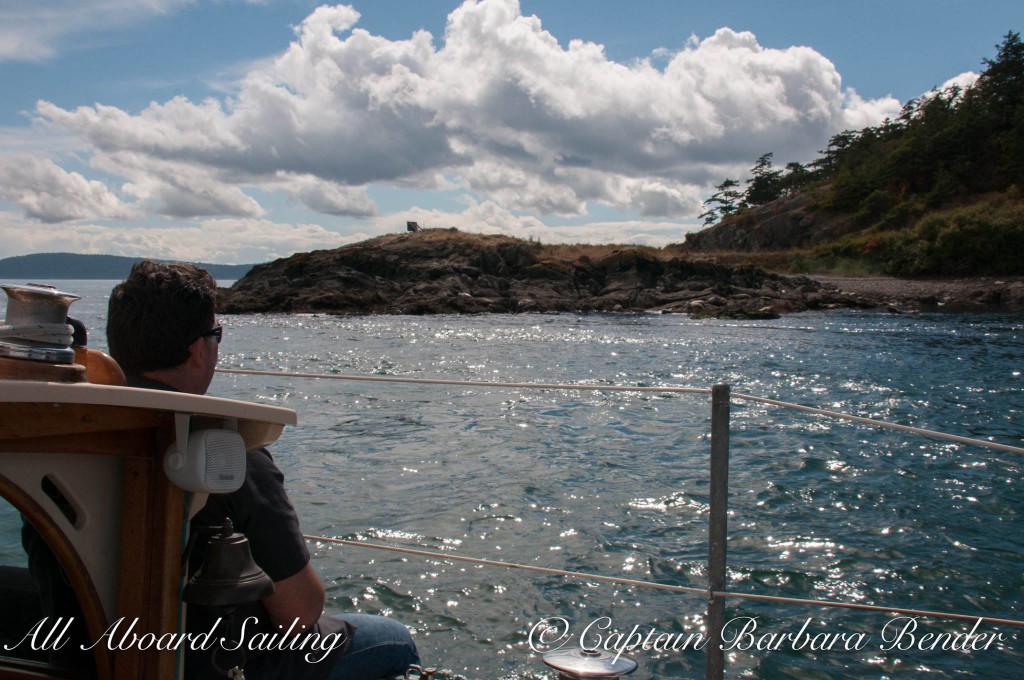 Sailing around Flattop Island