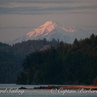 Afternoon sail along the shores of the San Juan Islands
