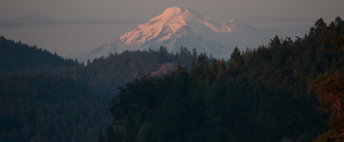 Afternoon sail along the shores of the San Juan Islands