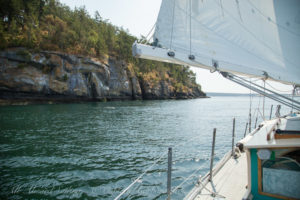 Sailing passed Flattop Island