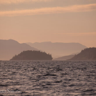Sunset sail around Jones Island
